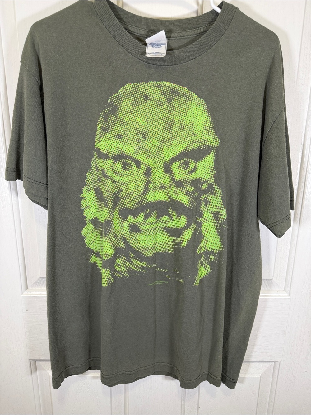 2004 Universal Studios Monsters Creature Olive Graphic Short Sleeve Tee